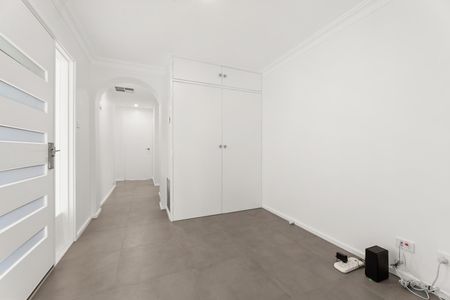 126 Goyder Street, Narrabundah ACT 2604 - House For Rent - $1,000 | Domain - Photo 3