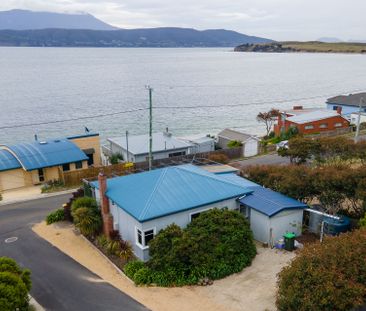 Coastal Charm in Opossum Bay - Photo 5