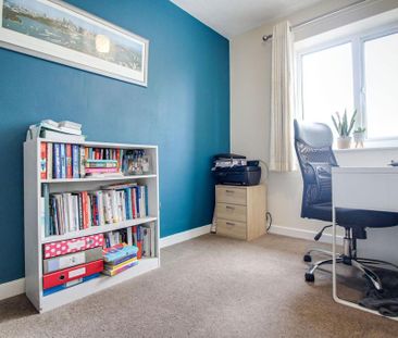2 bedroom terraced house to rent - Photo 4
