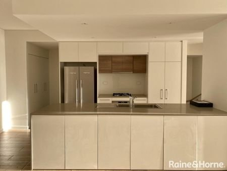 Conveniently Located Townhouse - Photo 4