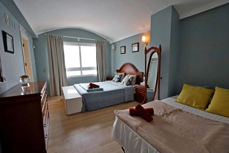 3 room luxury penthouse for rent in Benalmádena, Spain - Photo 2