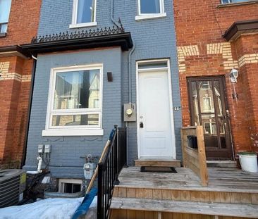 For Lease - 11 Baden Street, Toronto, Ontario - Photo 4