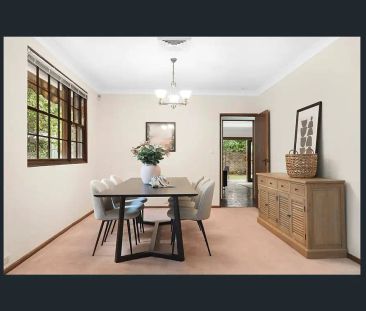 “Elegant Family Retreat in the Heart of Castle Hill !!!!” - Photo 4