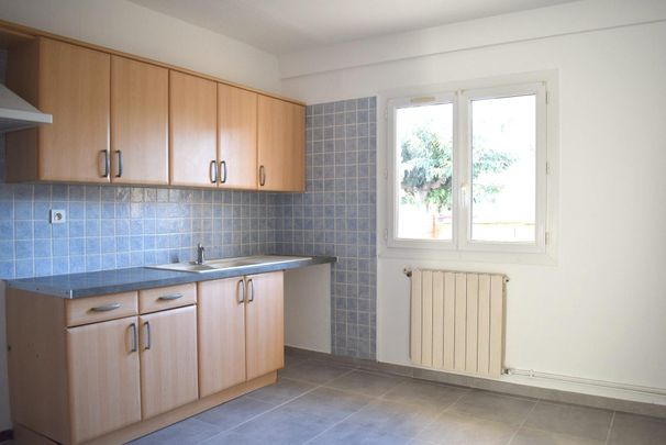 Location Maison 5 pièces 109m² ST NAZAIRE D AUDE 11120 - Photo 1