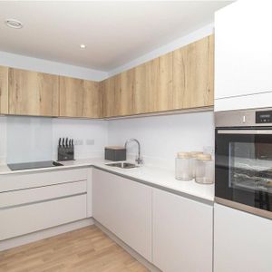 2 bedroom apartment to rent - Photo 2