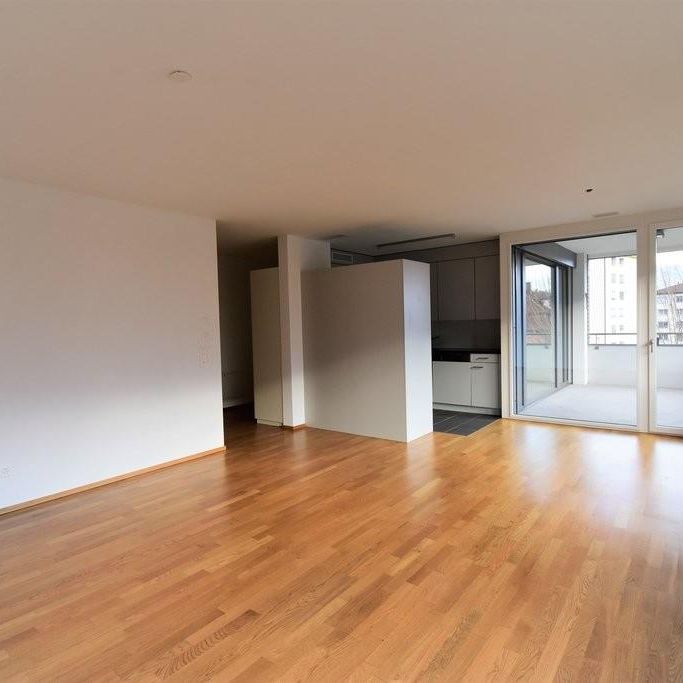 Grosszügige 3.5 Zimmer-Wohnung an zentraler Llage - Photo 1