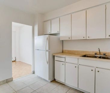 Baroness Apartments — Bachelor - Photo 2