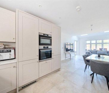 4 bedroom detached house to rent - Photo 6