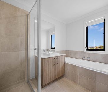 Brand-New 3-Bedroom Townhouse in Prime Wyndham Vale Location - Photo 6