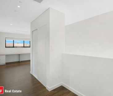 Luxury Living in an Ideal Location - Photo 1