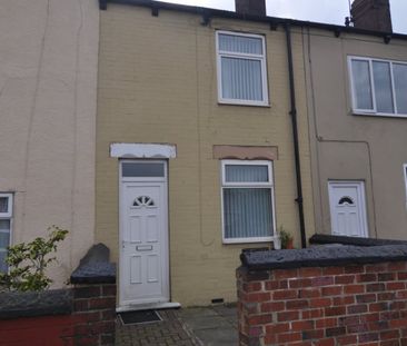 2 bed Terraced - To Let - Photo 3
