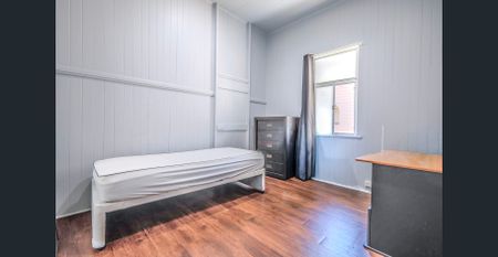 Modern 4-Bedroom Home | Furnished Options + All Bills Included - Photo 4