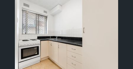 Renovated 1-bedroom apartment - Photo 3