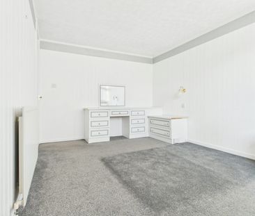 Terraced House to rent on - Photo 4
