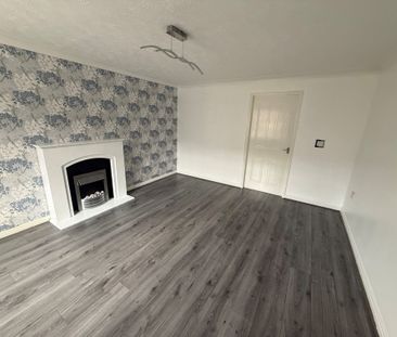 Lindale Close, Wirral, Moreton - Photo 1