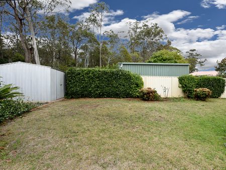 Spacious Family Home in Quite Court - Photo 2
