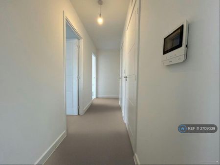 2 bedroom flat to rent - Photo 3