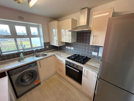 2 bedroom to let - Photo 4