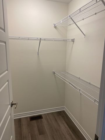 For Lease - 899 Ash Gate, Milton, Ontario - Photo 3