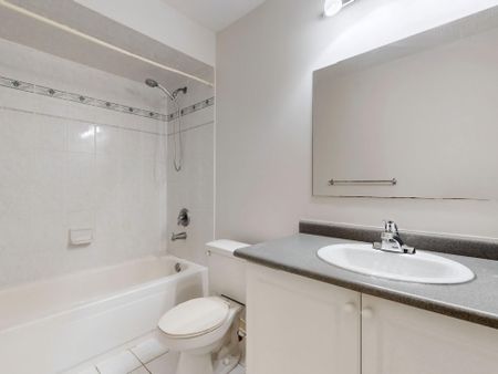 For Lease - 60 Cariglia Trail, Markham, Ontario - Photo 4