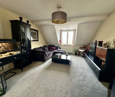 Schwachhausen: Wunderschöne u. große 2 Zi. Maisonnette Whg. mit EBK... - Photo 2