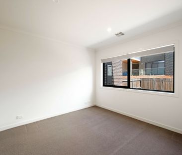 Unique Executive Townhouse - Photo 5