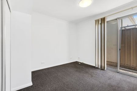 2 Bedroom townhouse in the heart of Munno Para - Photo 2