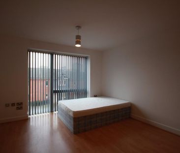 Studio to rent - Photo 2