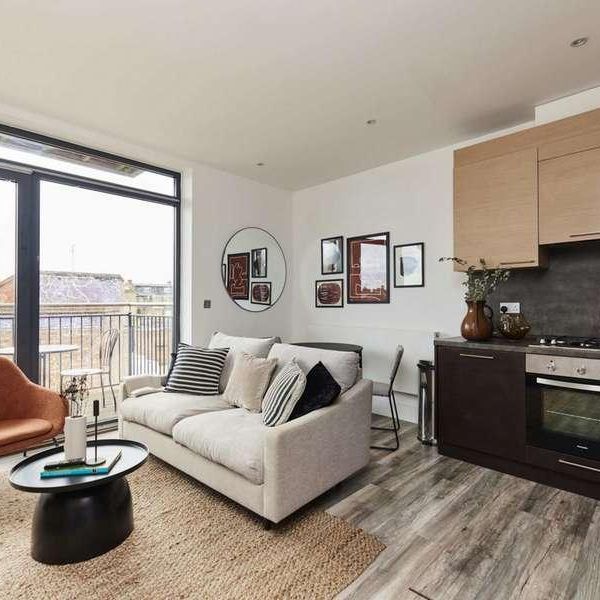 Phoenix Court, Kingsclere, RG20 - Photo 1