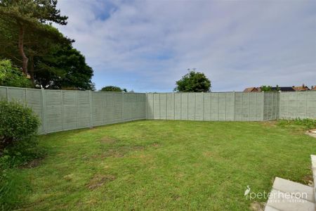 3 bedroom semi-detached house to rent - Photo 5