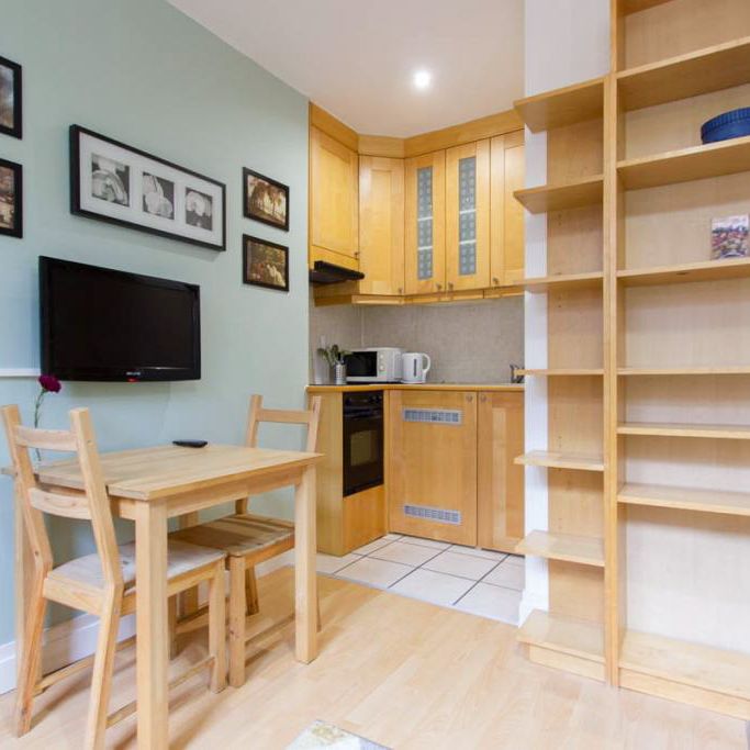 Studio to rent - Photo 1