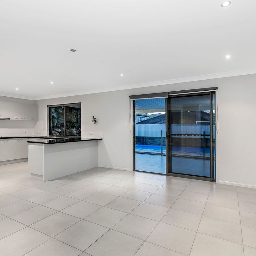 Beautiful Family Home with Outdoor Oasis! - Photo 1