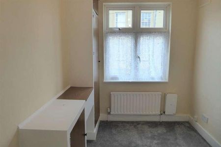 Beavers Lane, Hounslow, TW4 - Photo 2