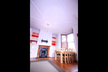 1 Bed Flat, Vanbrugh Hill, SE3 - Photo 3