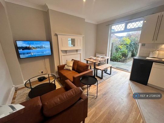 5 bedroom terraced house to rent - Photo 1