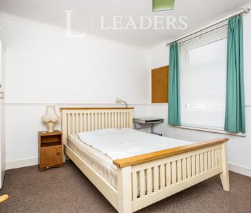 4 bedroom house to rent Napier Road, Southsea, PO5 - Photo 2