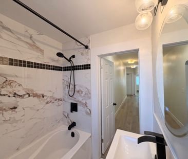 For Lease - 137 Rosehill Boulevard, Oshawa, Ontario - Photo 3