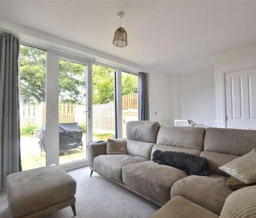 Beatrice Webb Lane, Standish, Gloucestershire, GL10 - Photo 3