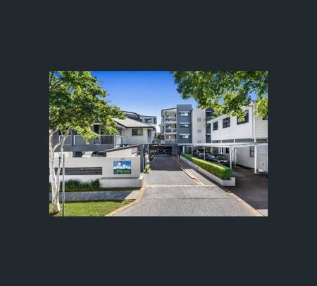11/106 Linton Street, Kangaroo Point, Qld 4169 - Photo 3