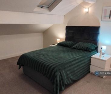 1 bedroom in a house share to rent - Photo 2