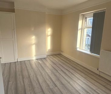 £1,500 PCM, Spacious Newly Refurbished Three Bedroom, Two Bathroom,... - Photo 4