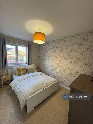 2 bedroom semi-detached house to rent - Photo 4