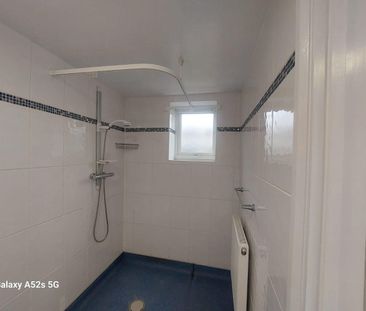 Room in a Shared Flat, Chandos Crescent, HA8 - Photo 4