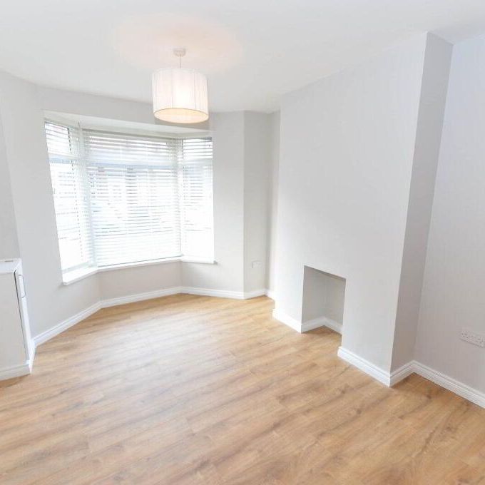 18 Hollycroft Avenue, Belfast, BT5 5JE - Photo 1