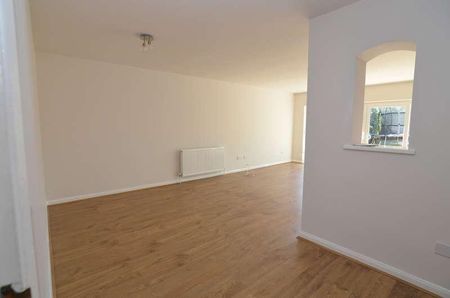 Old Farm Road East, Sidcup, DA15 - Photo 4