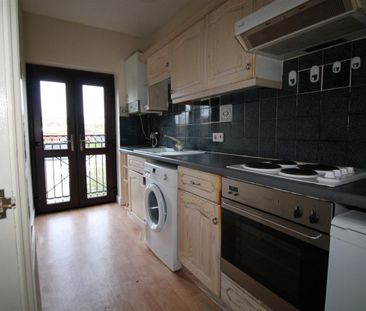 BPC00970 Top Floor Flat, Eastfield Road, Cotham, Bristol - Photo 3