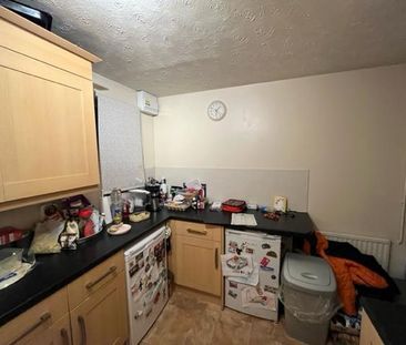 2 bedroom semi-detached house to rent - Photo 4