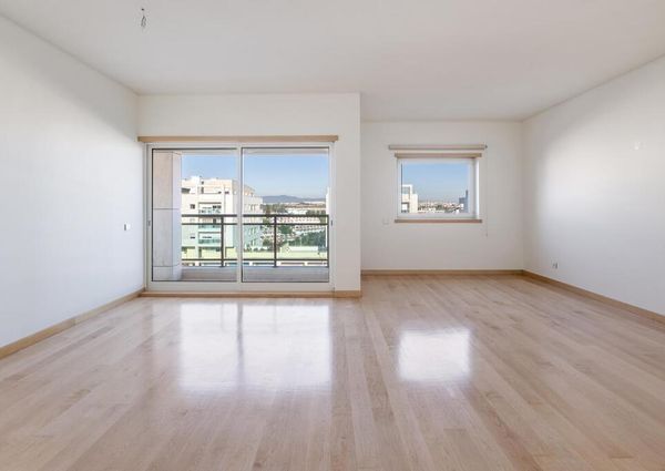 3 Bedroom Apartment with a view, Fórum Oeiras, Oeiras