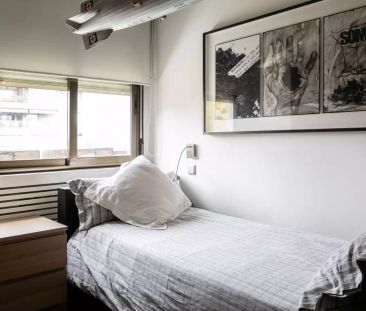 Double bed in Room for rent in stunning 5-bedroom apartment in Mira... - Photo 6