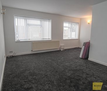 3 Bedroom Apartment For Rent - Photo 1